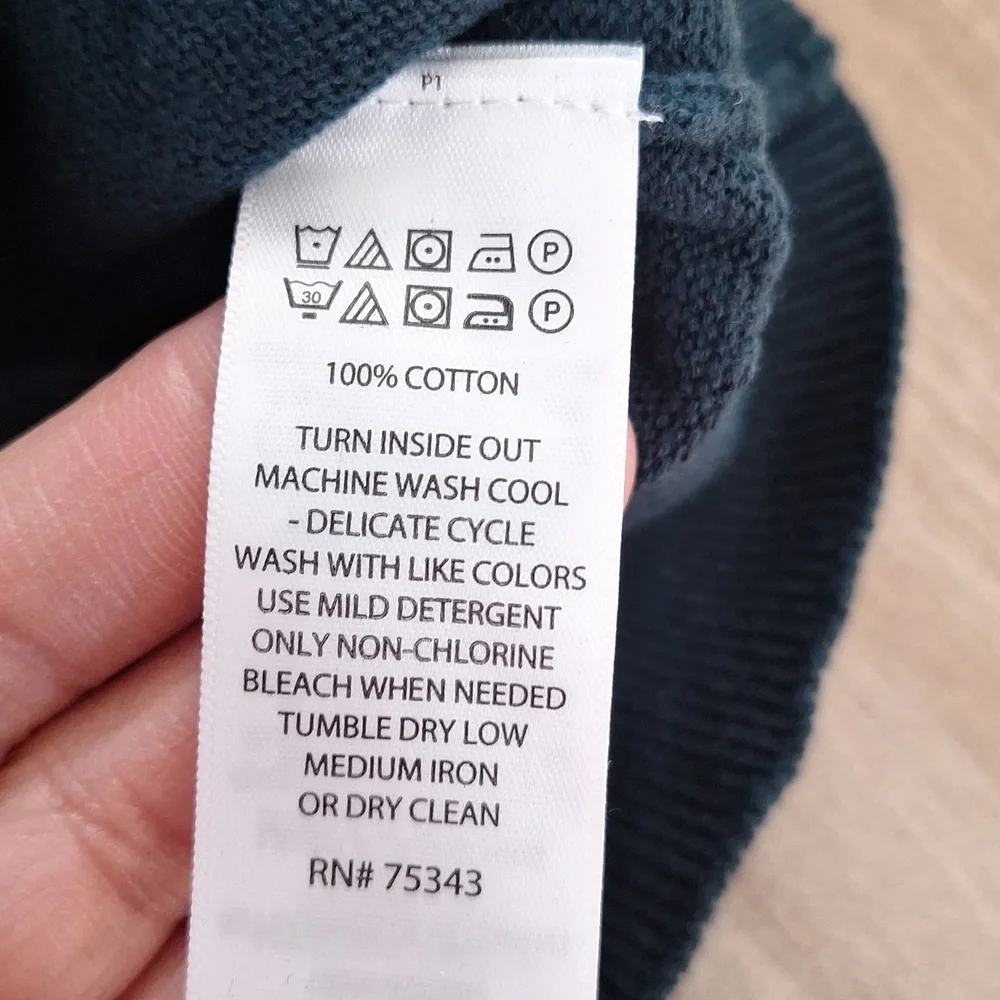 British Khaki V-Neck Pullover Sweater M